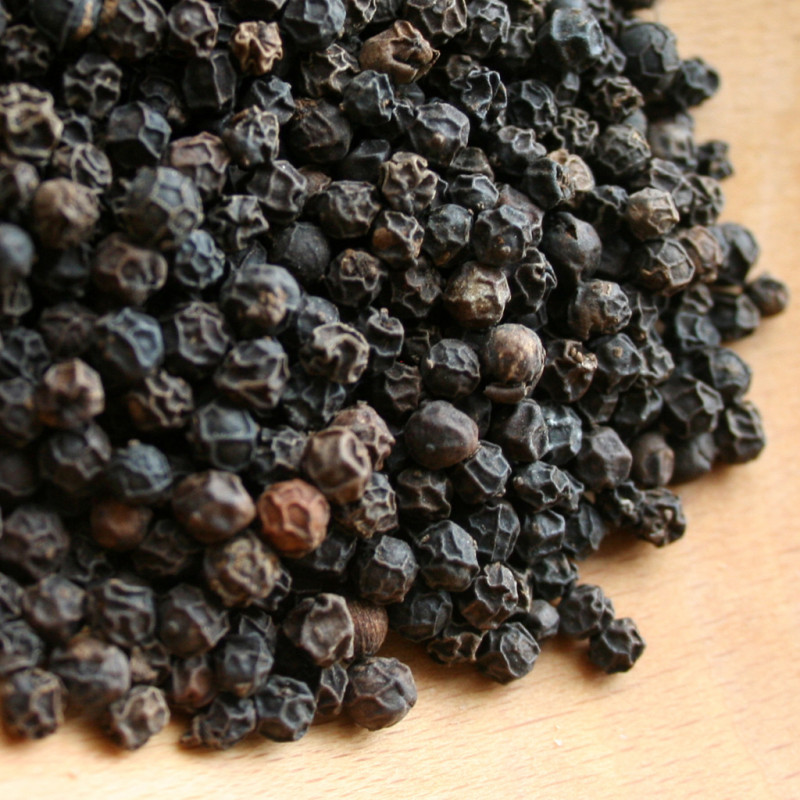 Čierne korenie celé BIO Čierne korenie celé BIO